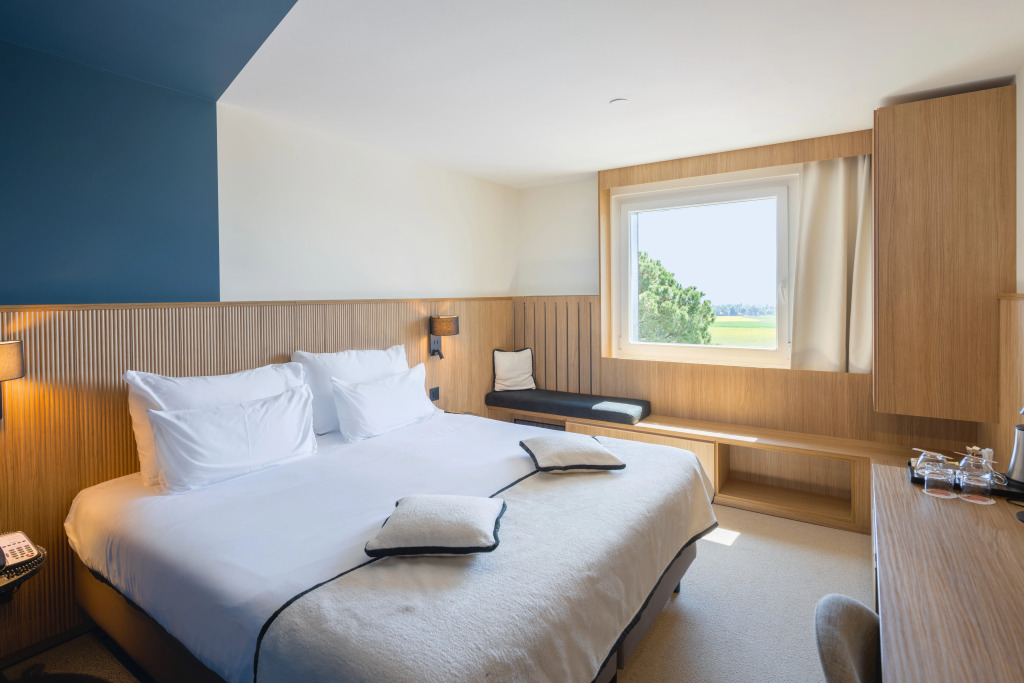 Everness Hotel & Resort