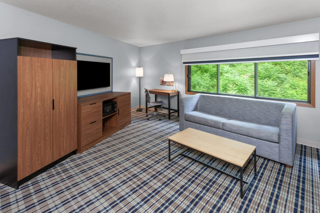 AmericInn by Wyndham West Salem