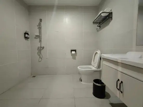 Shixing Huihuang Business Hotel