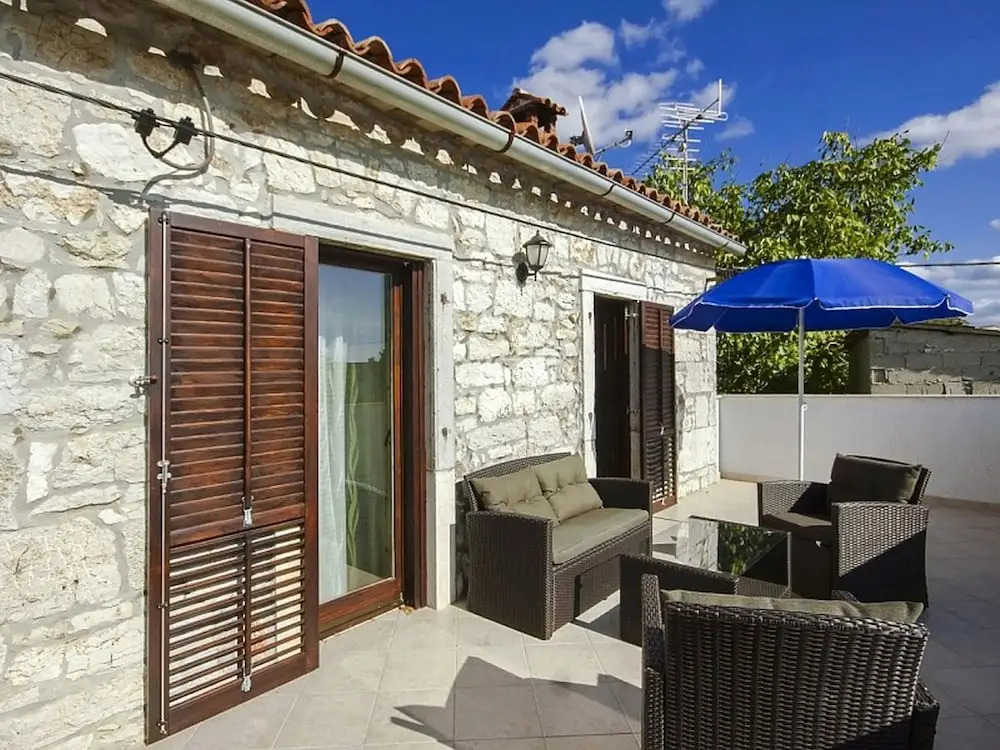 Rustic Villa in Žbandaj With Private Swimming Pool