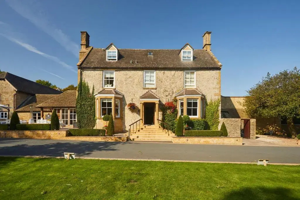 Dormy House