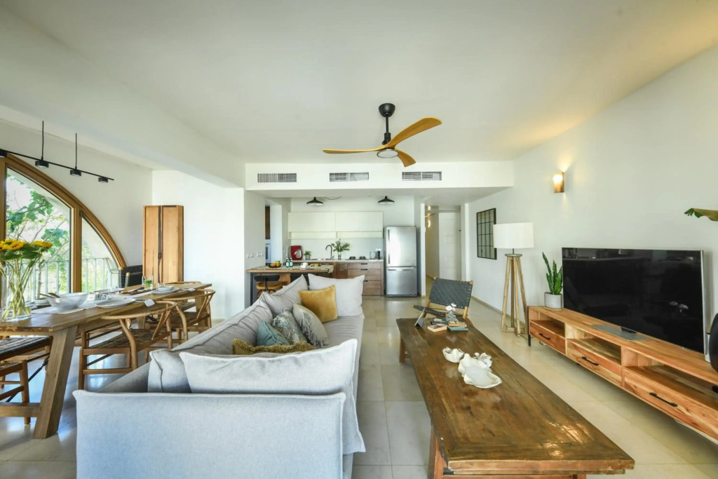 Andromeda 3 Bd apartment with pool & sea view