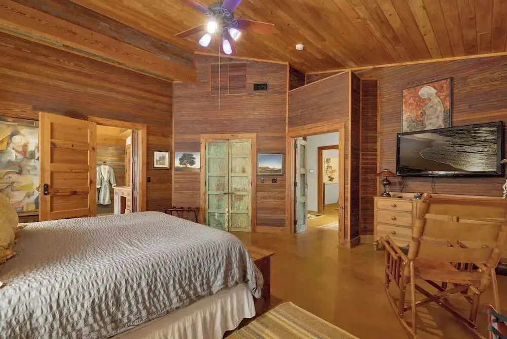 The Willows Casa Grande + Sundown Suite Sleeps 13 - Close to Main St