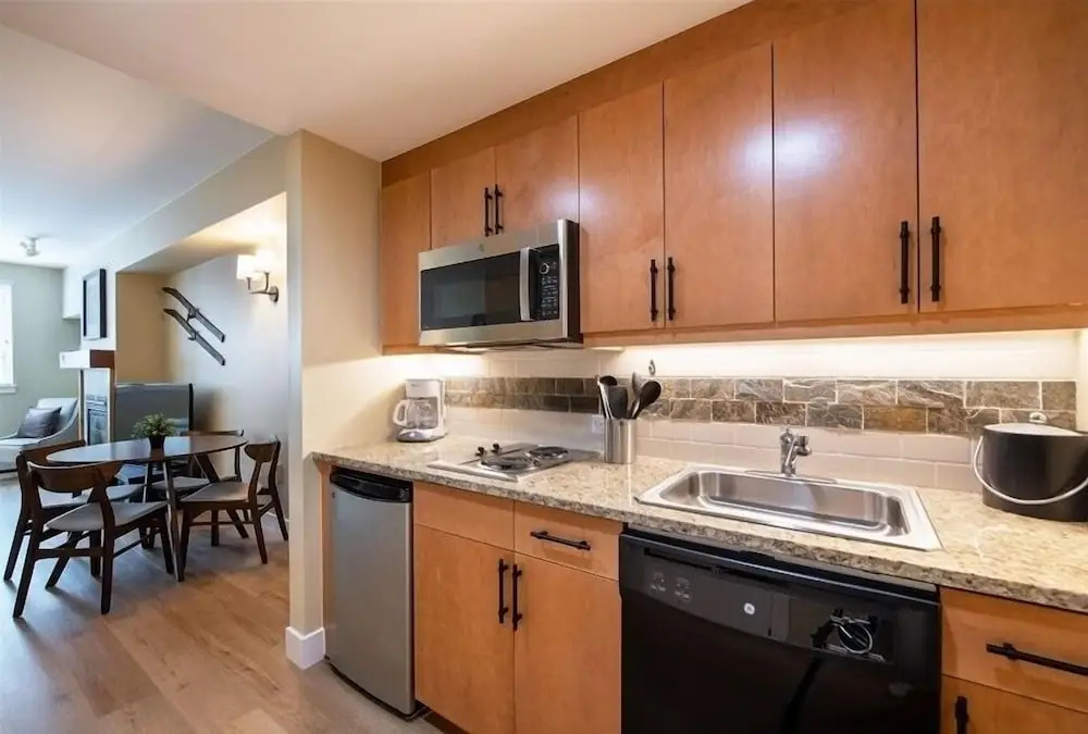 Premium Unit 3522- Fraser Crossing/founders Pointe Condo