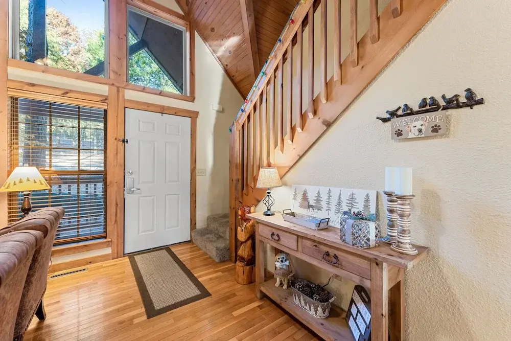 River's Creek 4 Bedroom Cabin by RedAwning