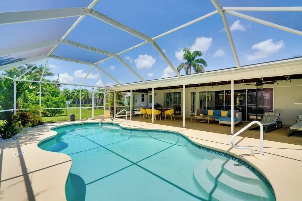 Heated Saltwater Pool < 2 Mi to Yacht Club Beach!