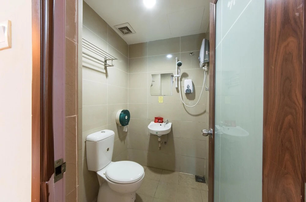 OYO 137 1st Centro Hotel