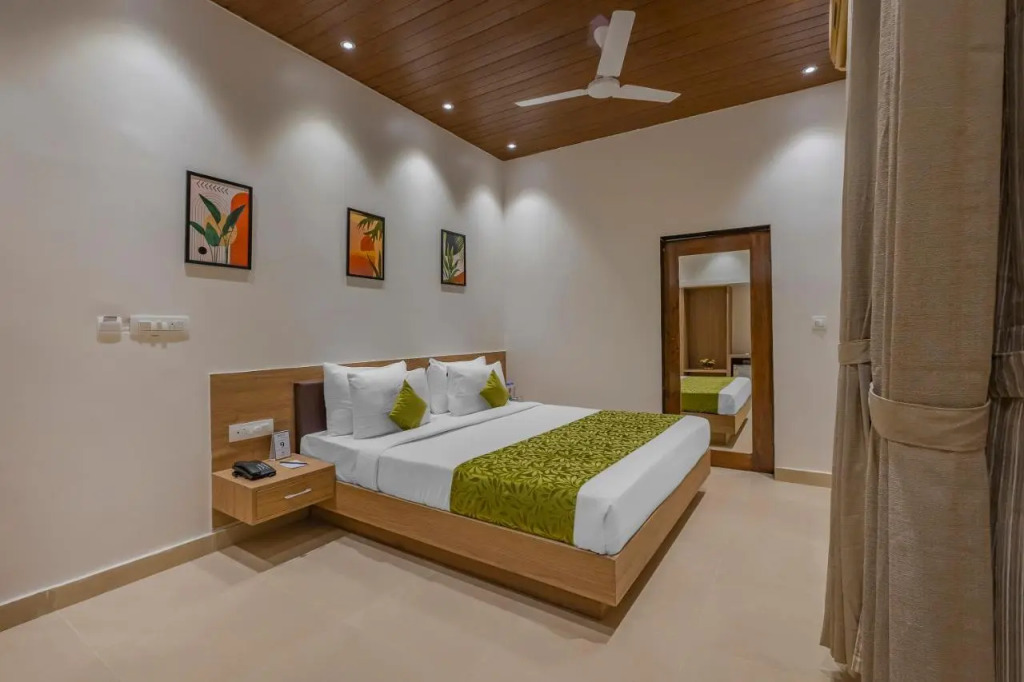 TreeHouse Mars Beach Cottages & Villas
