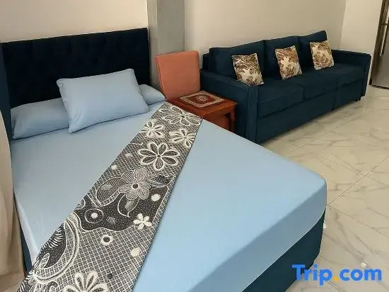 Quiet Coastal Comfort