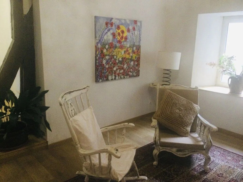 Hôte Labyrinthe lit 180 cm salle de bain, petit dej compris