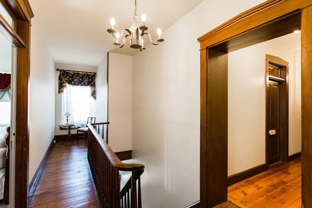 Red Rose Bed & Breakfast