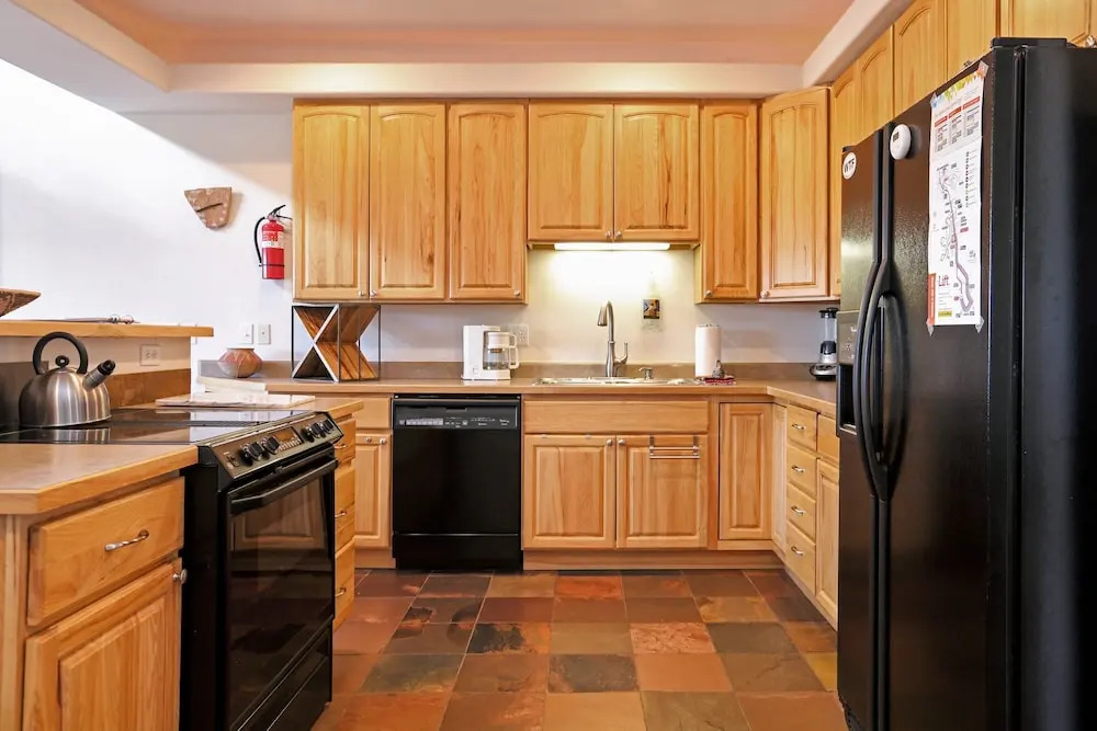 Condo on Shuttle Route 3 Bedrooms 4 Bathrooms Condo