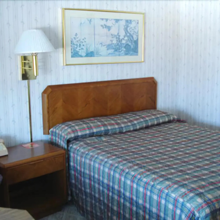 Rainbow Motel