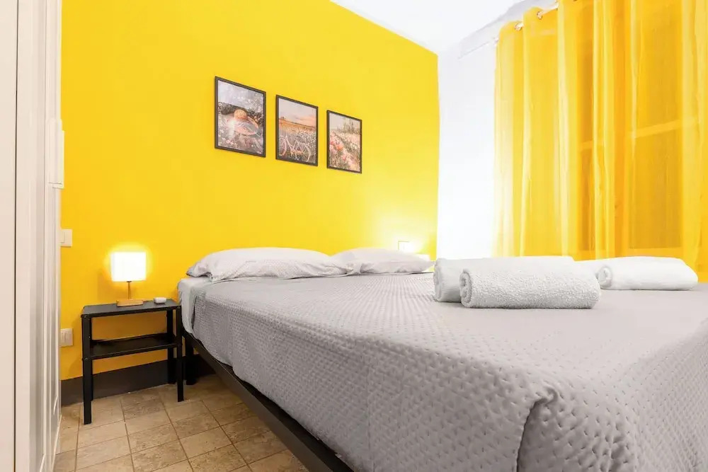 Rosa Homes THE YELLOW