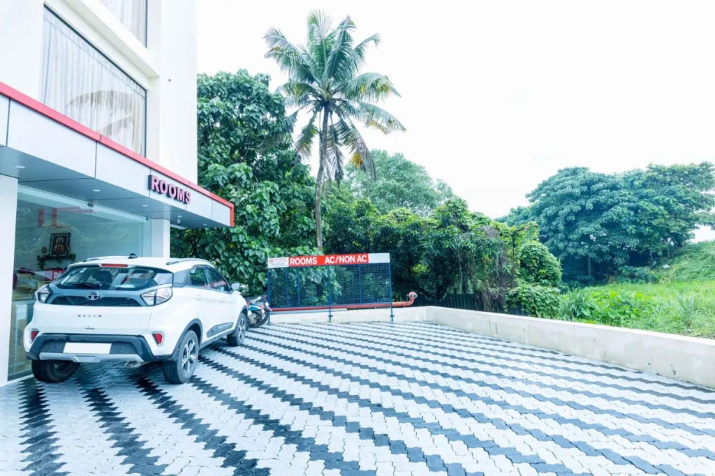 Treebo Airsuite Airport Hotel