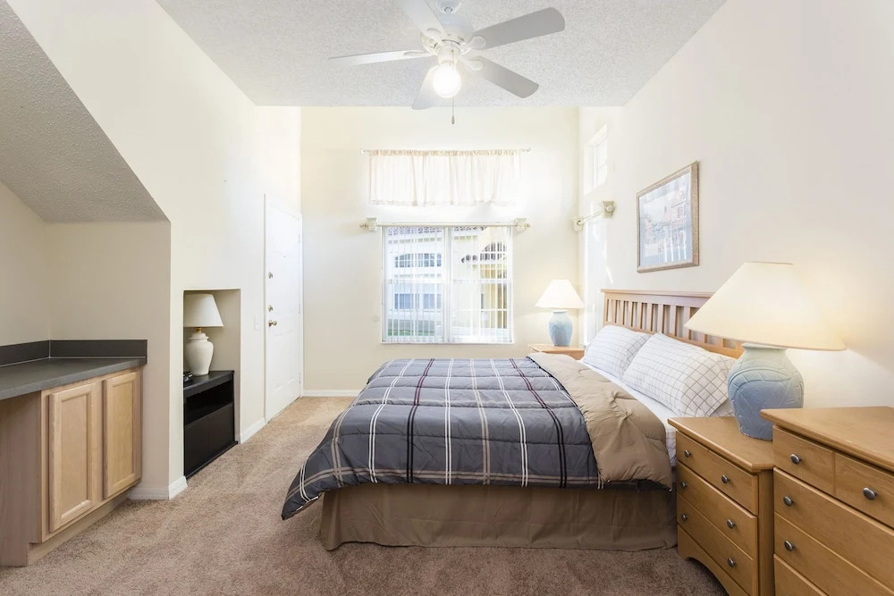 Beautiful Vacation Townhouse with Balcony EM2777