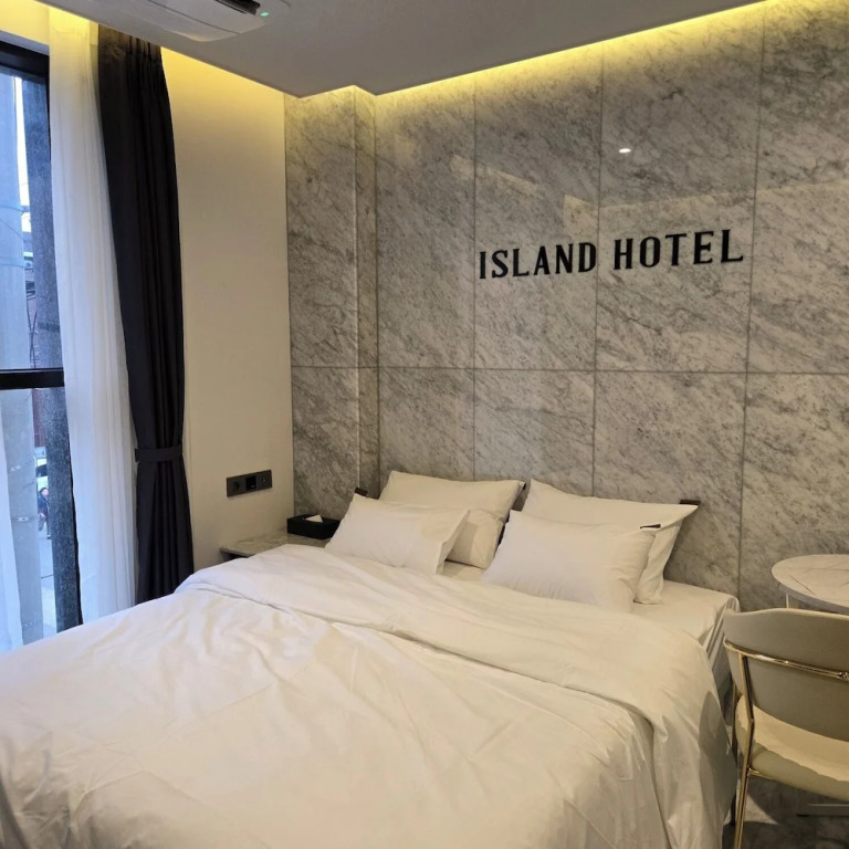 Hotel Island