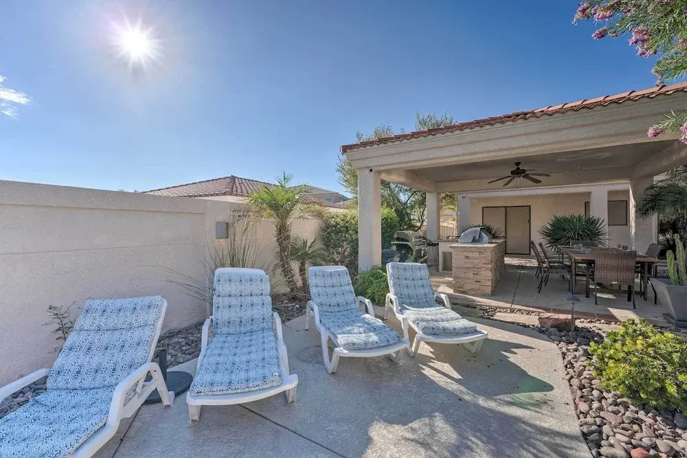 Pool & Game Room: Pet-friendly Lake Havasu Gem