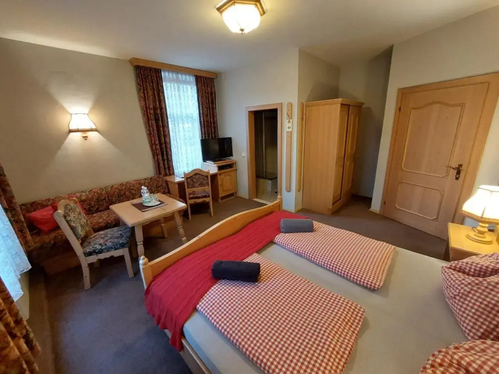 3 Raben - Leoben - Zimmer für Geschäftsreisende, Urlauber, Monteure und Handwerker, Polski Pensjonat Austria