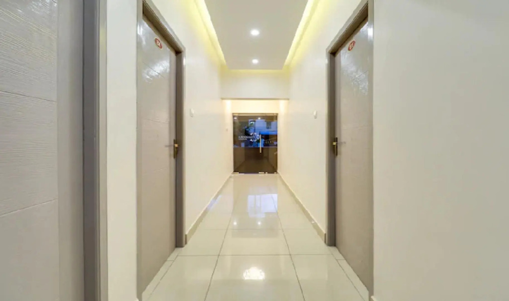 FabHotel Chakkra Residency