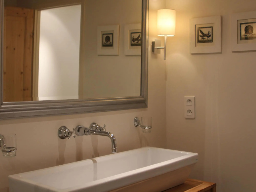 Lovely Cottage in Valréas with Swimming Pool