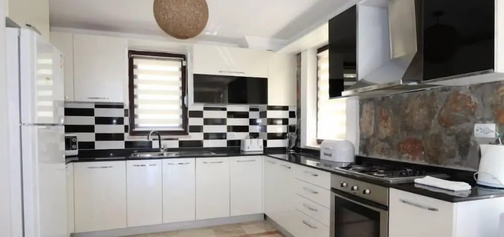 Villa XT12 by JoyLettings