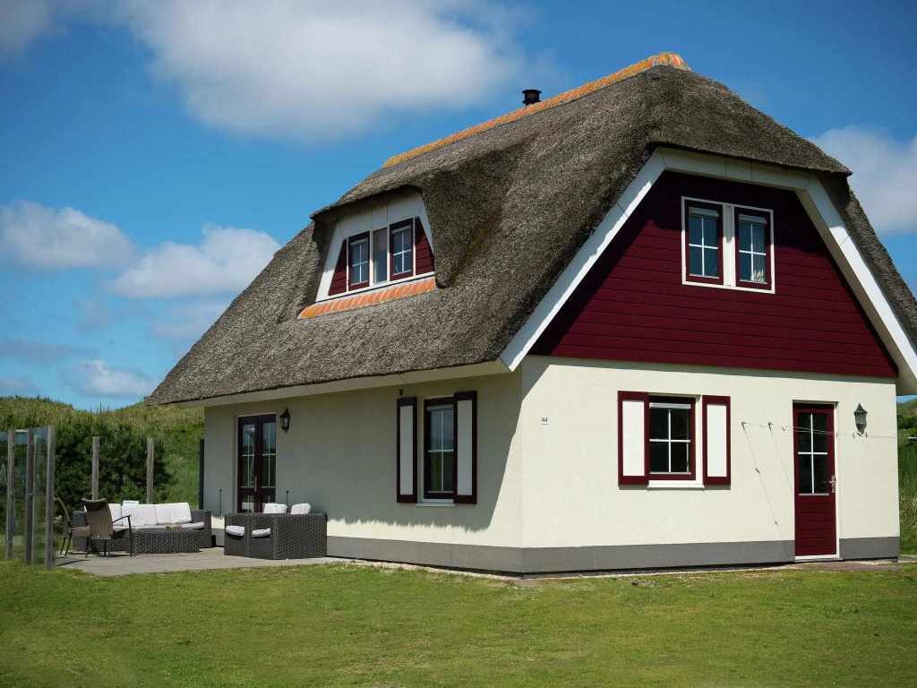 Thatched Villa Near the Beach