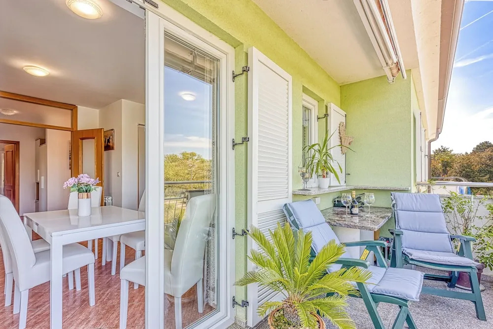 Sea Breeze Residence Mariella