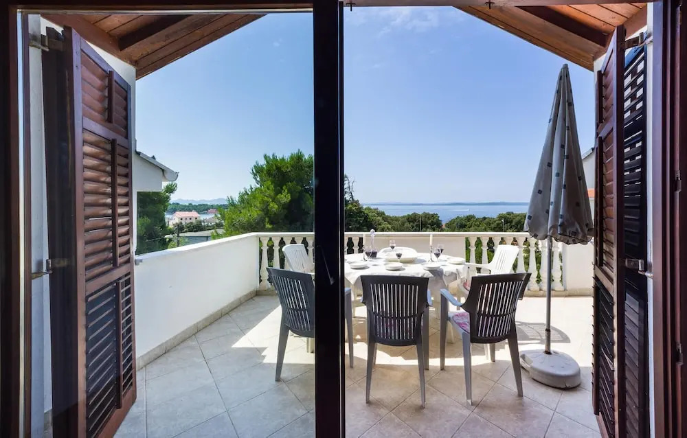 Nice Apartment in Petrcane With Wifi and 2 Bedrooms