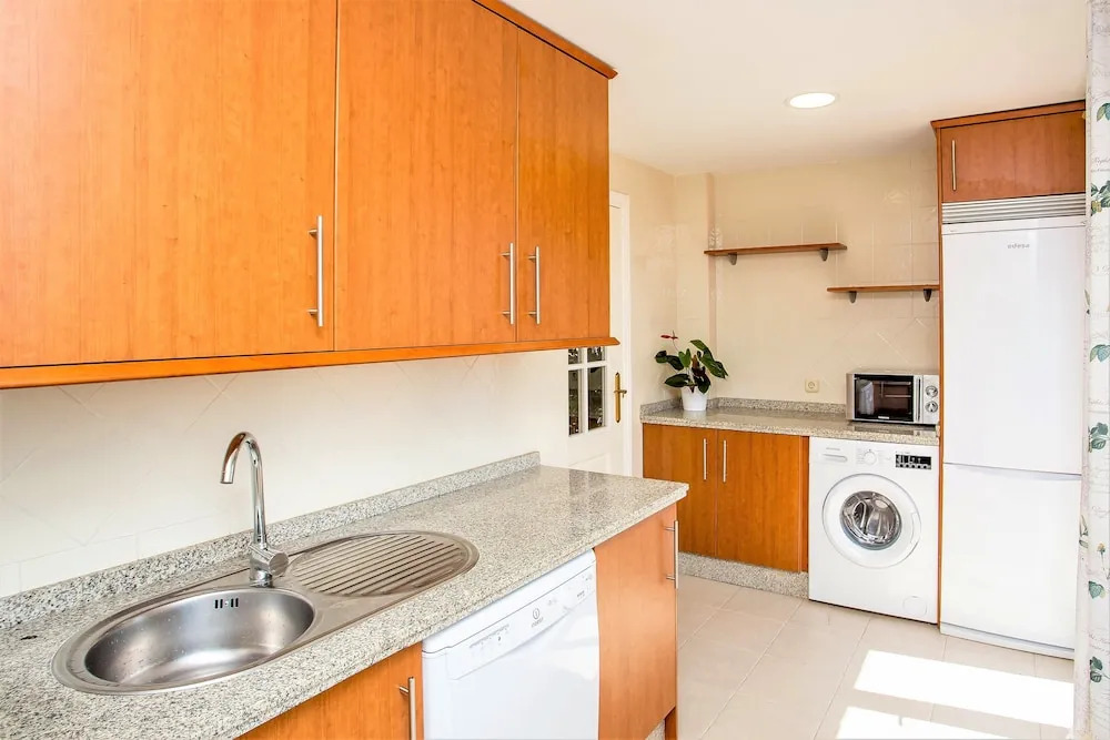 Beautiful 2 Bed 2 Bath, Duplex Penthouse JC30