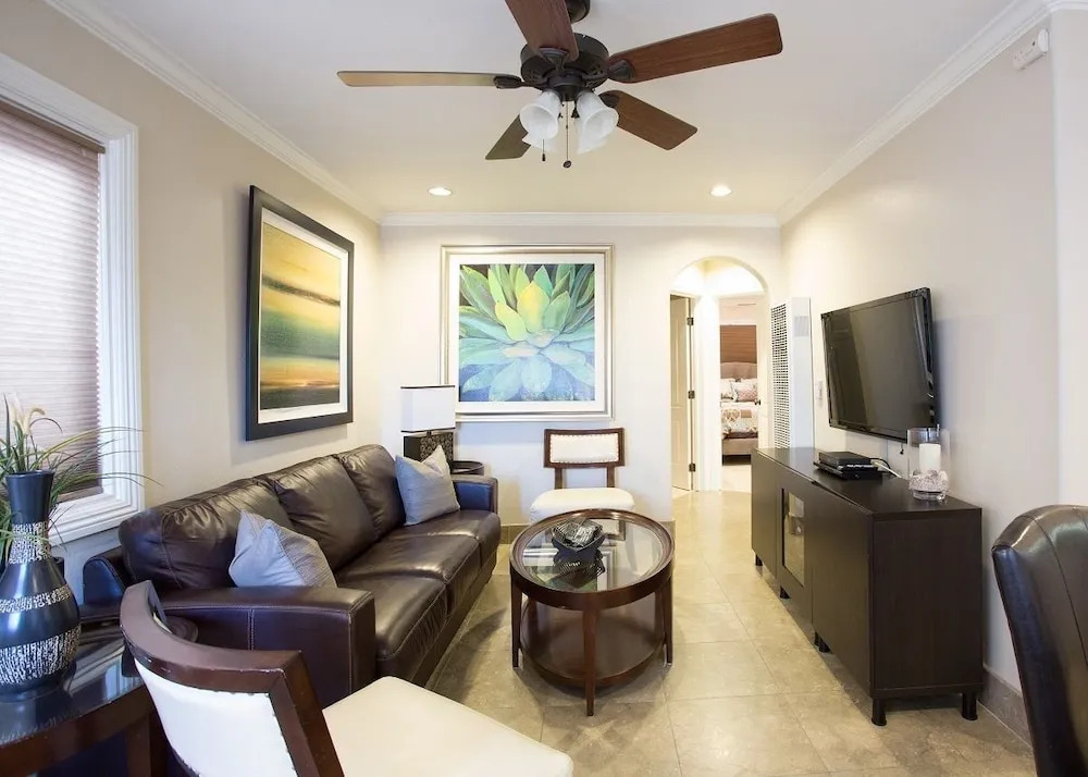 128 39th ABC 5 Bedrooms 3 Bathrooms Villa