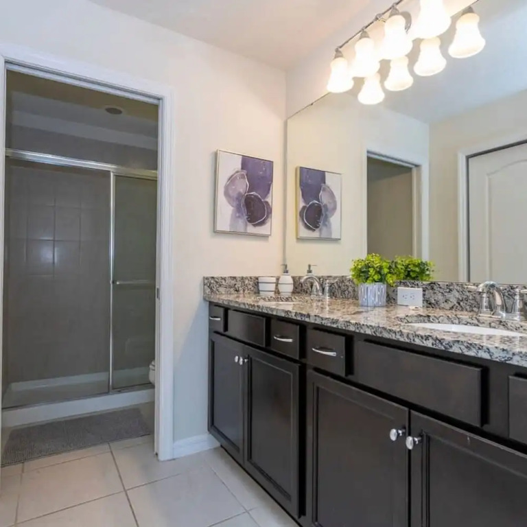 2405 Amazing 5BD Townhome for Your Vacation