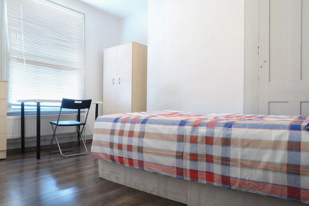 Clemence Street - Deluxe Single Guest Room 5