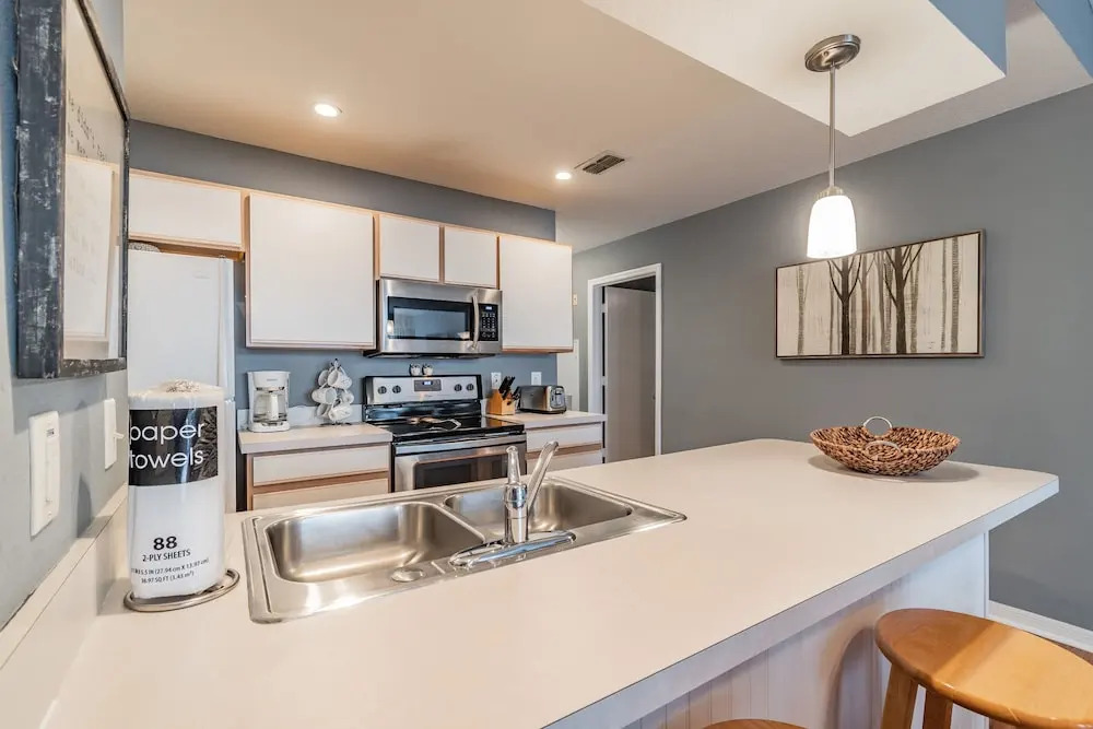 Near Theme Parks! Fabulous 3 BR Home, Star Wars Children's BR, Pool!