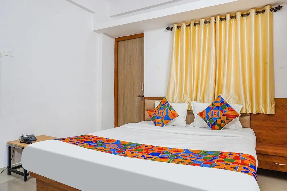 FabHotel Lake View - Chinmaya Vitthal Mandir