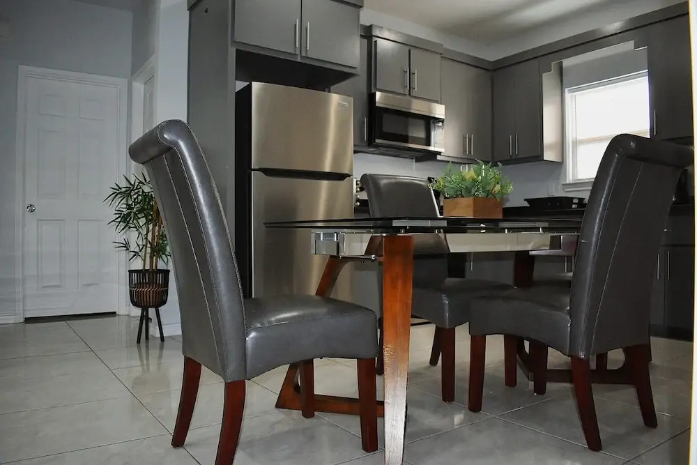 Elegant Apartment 10 min to Mercedes Outlets