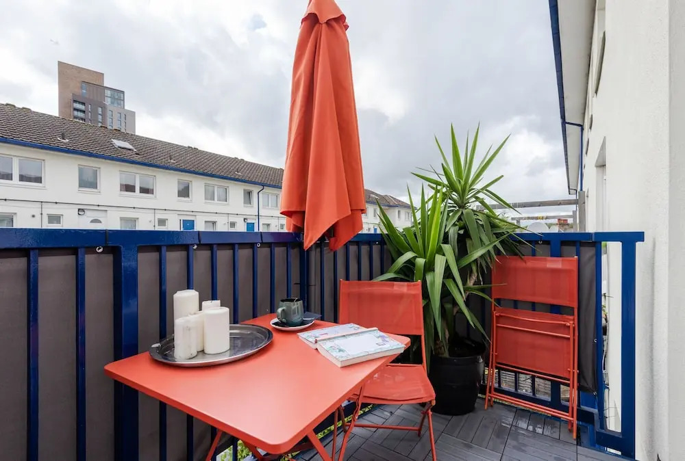 Newly Refurbished 3 Bed Flat For 6 Guests