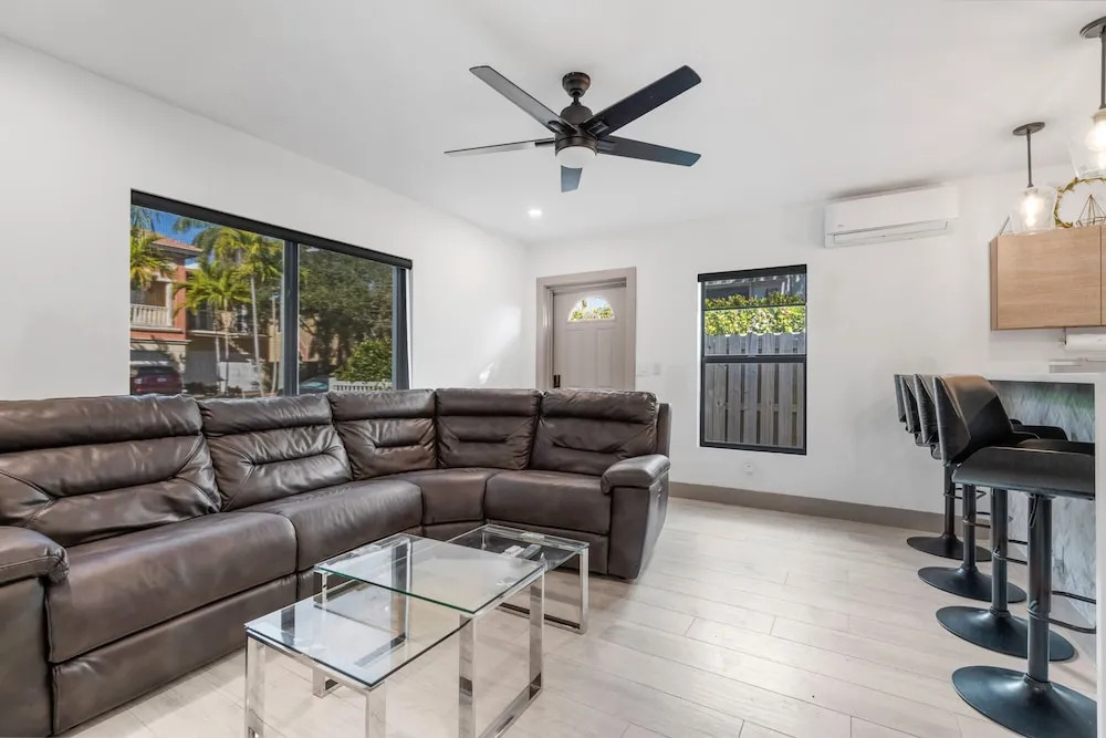 Lauderdale 1 Bedroom Lux by Opus