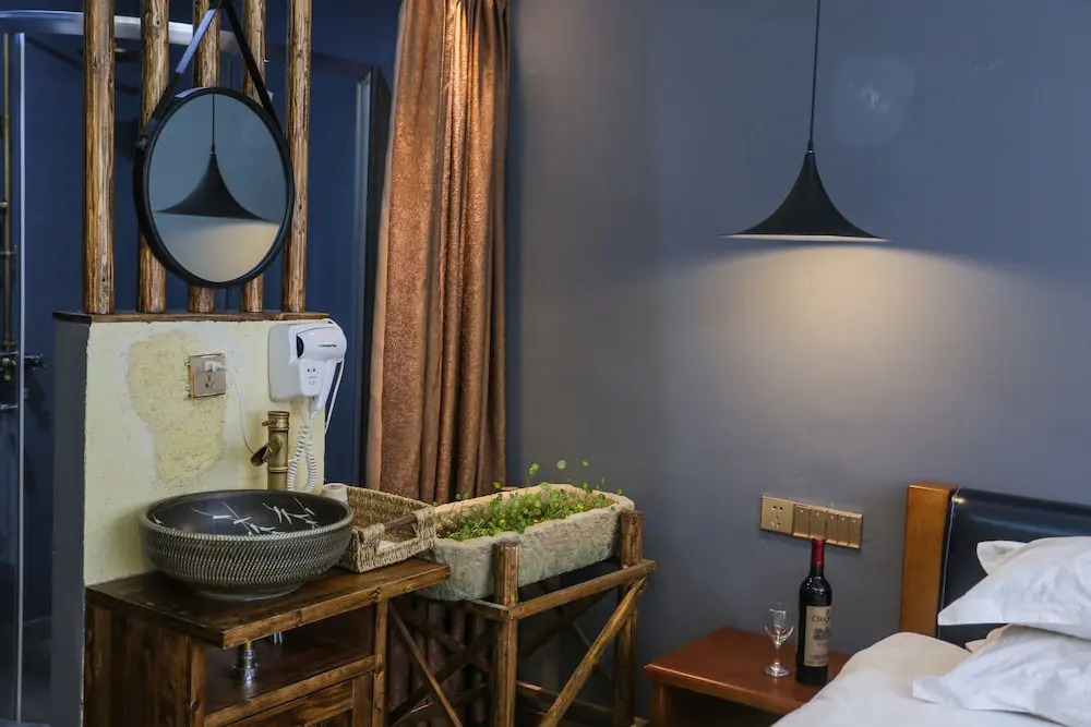 Jiaxing Pu Art Inn