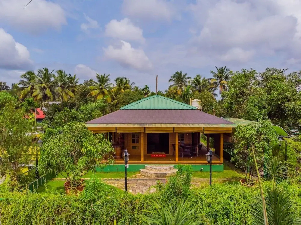 OYO 14514 Home Riverside Cottage Vyttila