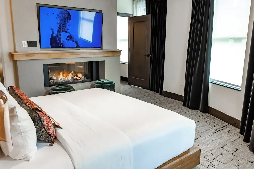 Hotel Renegade