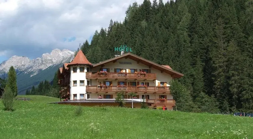 Flos Hotel