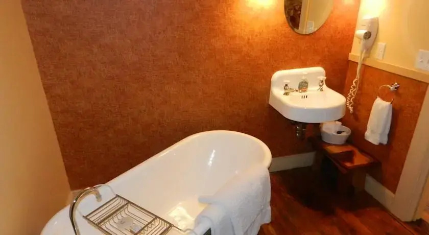 Schiller Guest Suites