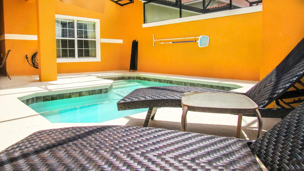 Magical 4 bed/3 bath home w/pool, grill & more!, Kissimmee, US