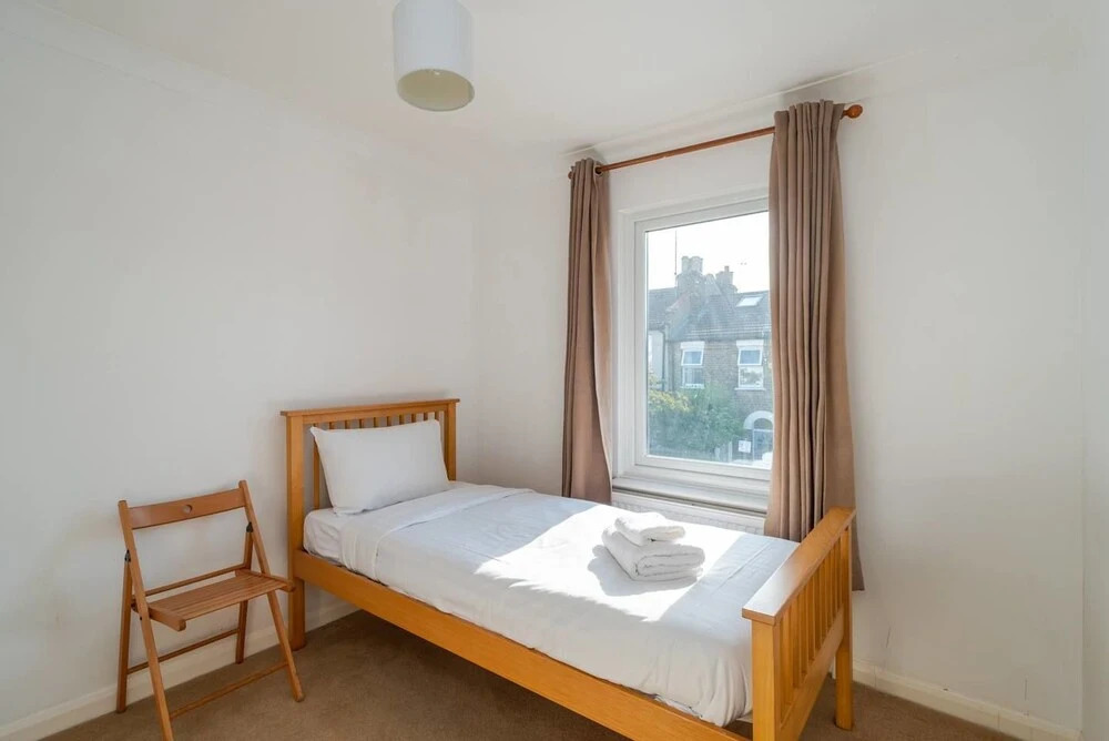 Quiet 2 Bedroom Apartment