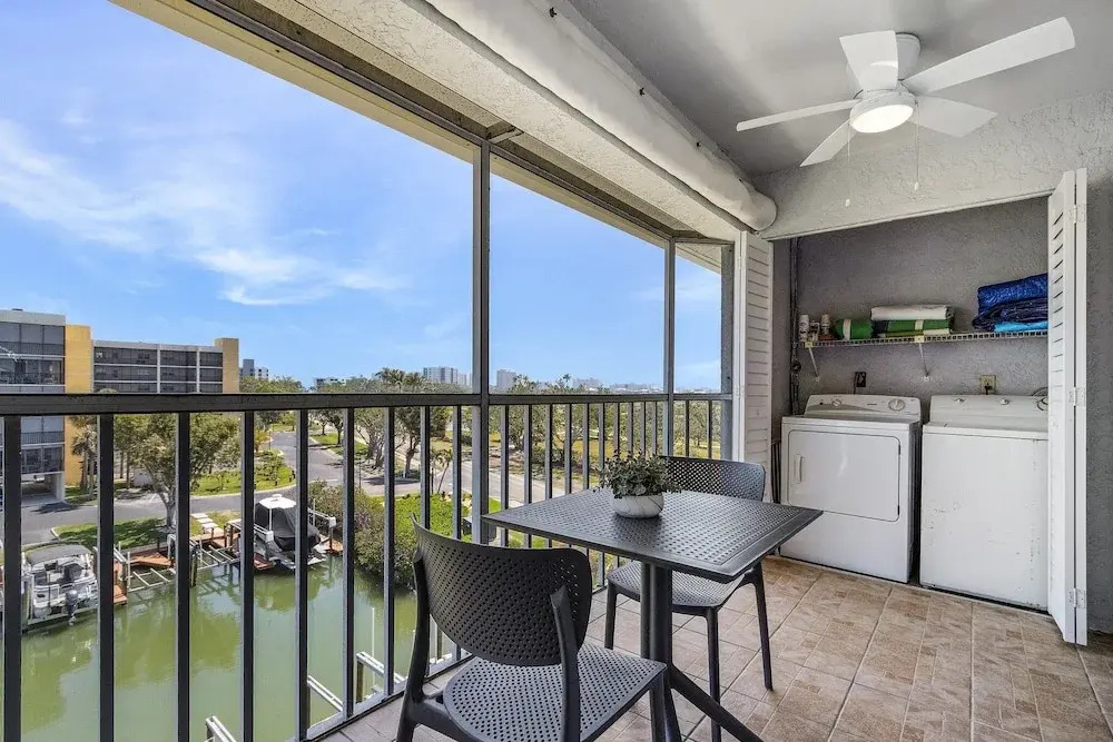 Royal Pelican - New Listing - 4511 Bay Beach Ln 2 Bedroom Condo by RedAwning