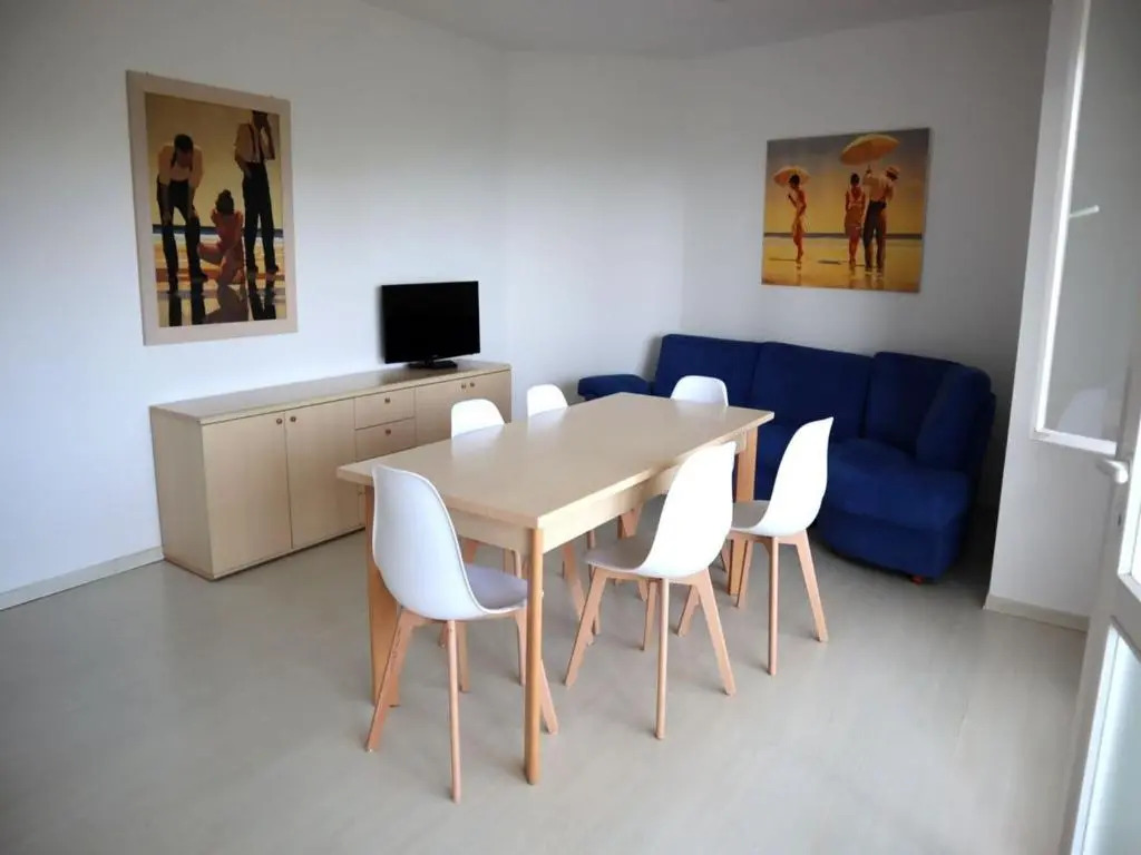 Apartment for 6 People with Three Large Terraces facing the Seaside