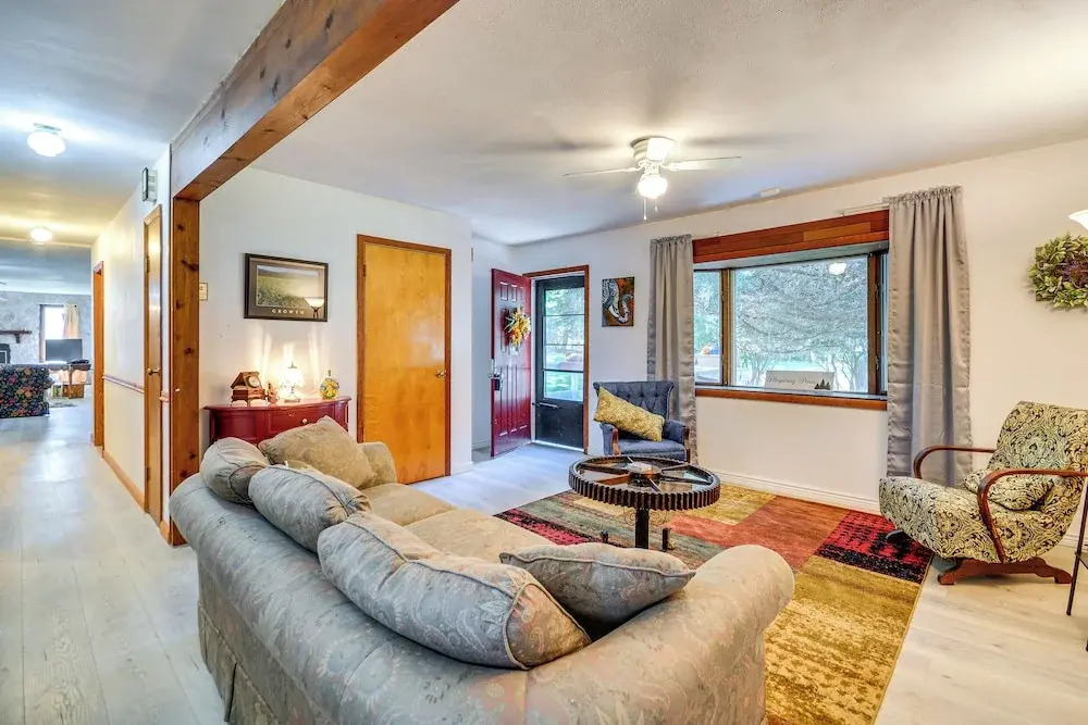 7 Mi to Bighorn Natl Forest: Dog-friendly Home