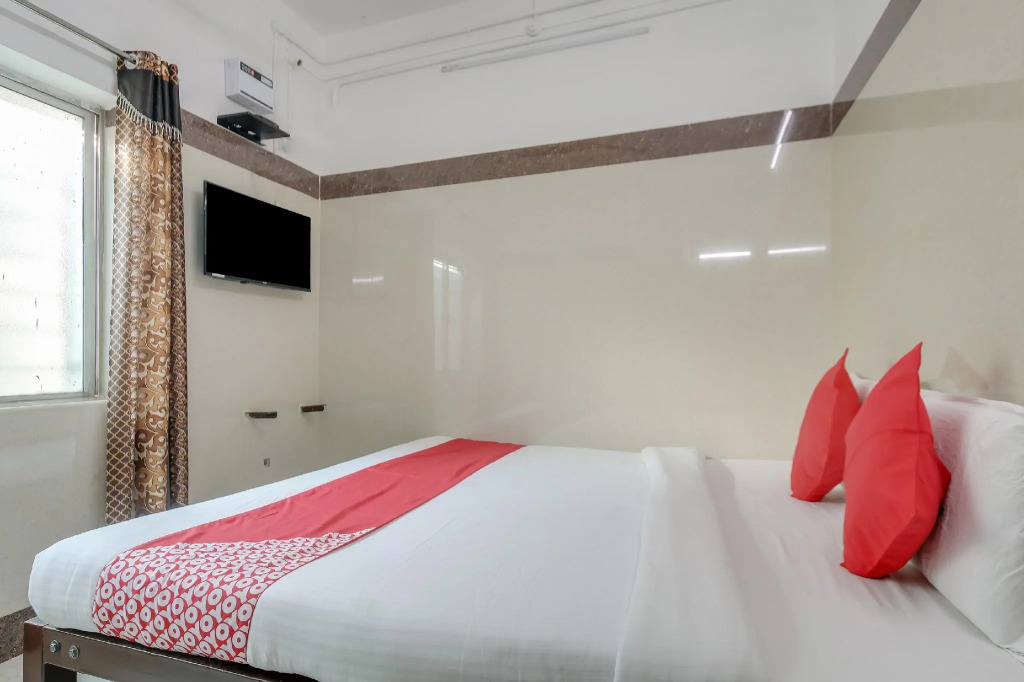 Ammayi Hotel by OYO Rooms