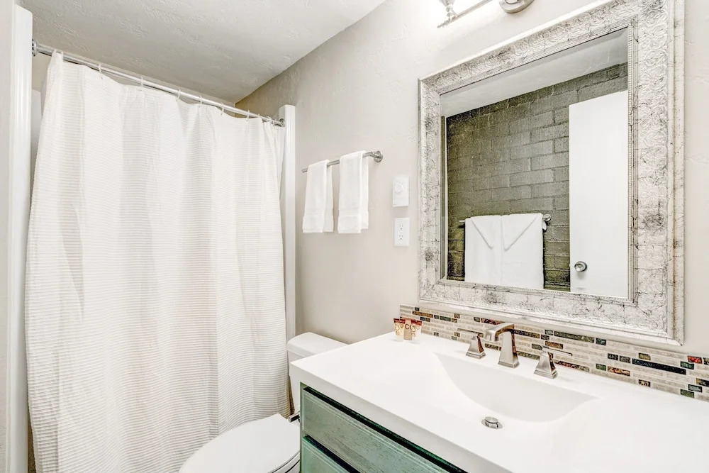 Stunning Condo Across from the Slopes by RedAwning